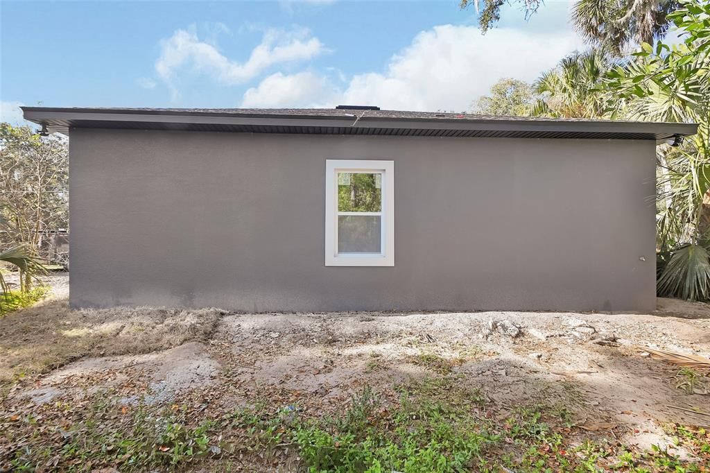 For Sale: $299,900 (3 beds, 2 baths, 1100 Square Feet)