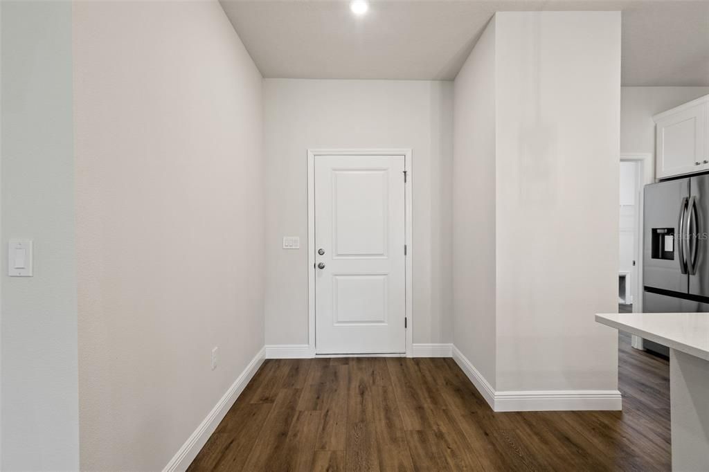 На продажу: $319,900 (4 спален, 2 ванн, 1961 Квадратных фут)