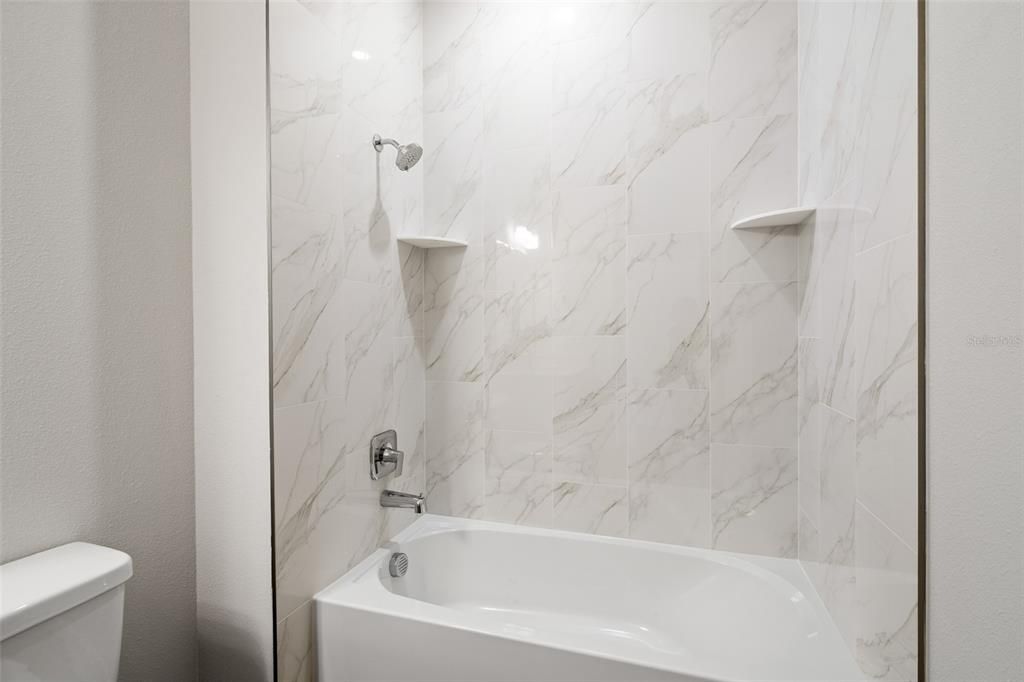 На продажу: $319,900 (4 спален, 2 ванн, 1961 Квадратных фут)