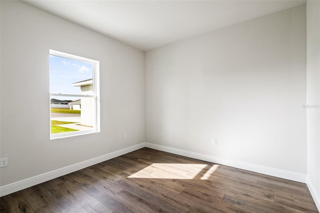 На продажу: $319,900 (4 спален, 2 ванн, 1961 Квадратных фут)