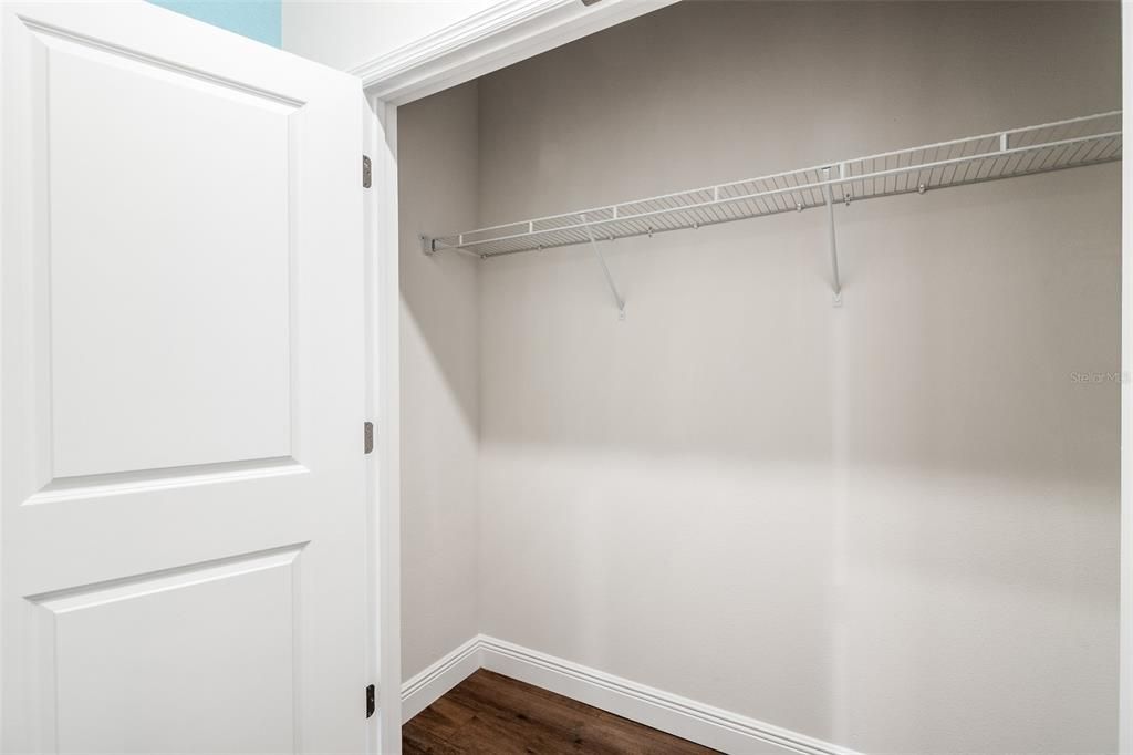 На продажу: $319,900 (4 спален, 2 ванн, 1961 Квадратных фут)