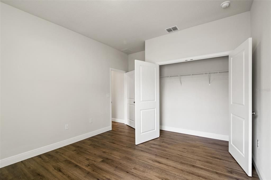 На продажу: $319,900 (4 спален, 2 ванн, 1961 Квадратных фут)