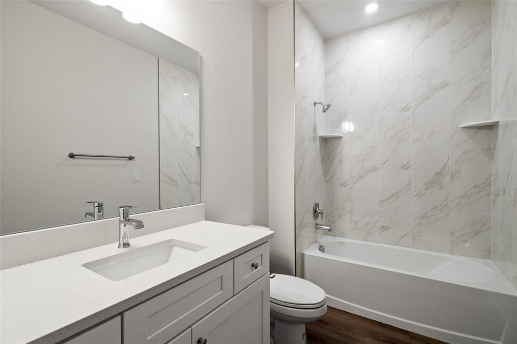 На продажу: $319,900 (4 спален, 2 ванн, 1961 Квадратных фут)