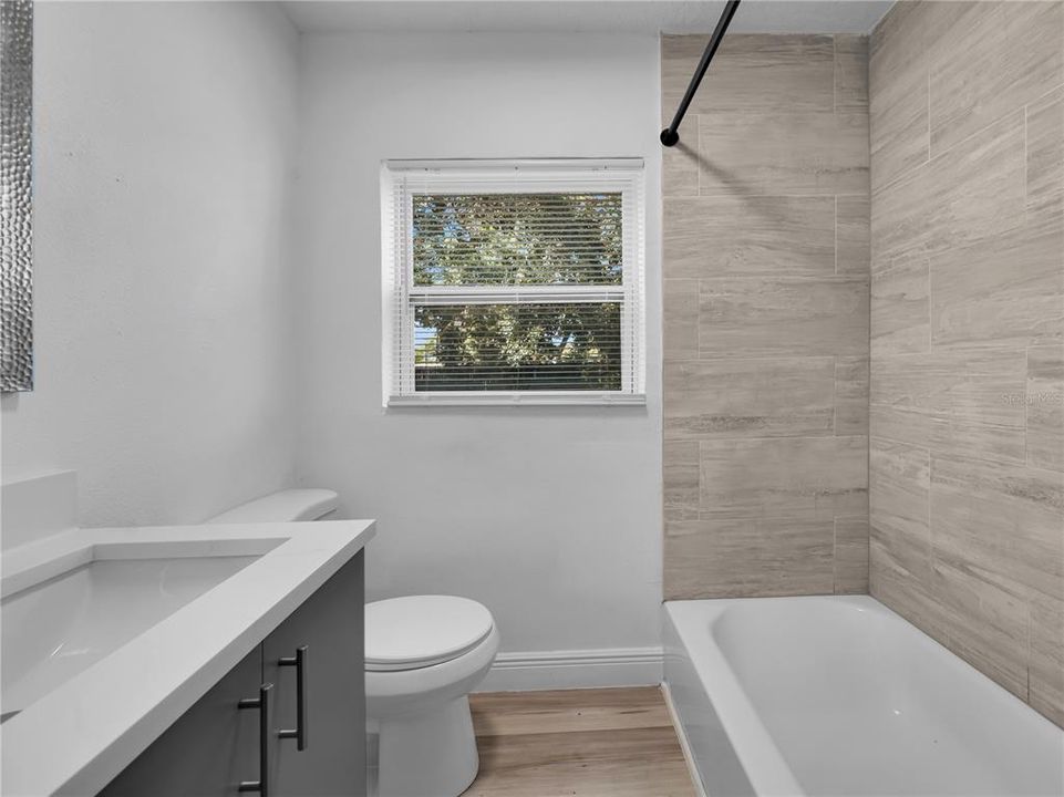 En Renta: $2,300 (4 camas, 2 baños, 1740 Pies cuadrados)