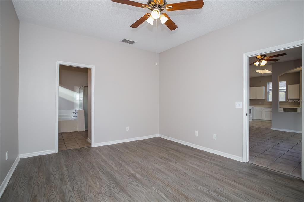 出租: $2,295 (3 贝兹, 2 浴室, 1335 平方英尺)