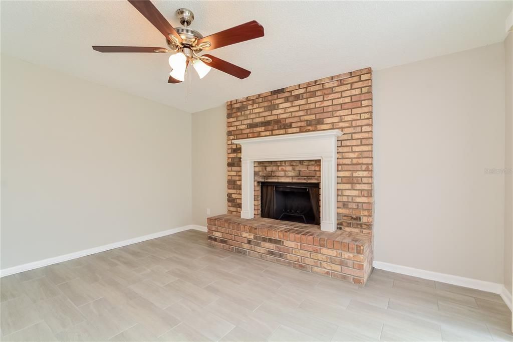 出租: $2,445 (4 贝兹, 2 浴室, 1522 平方英尺)