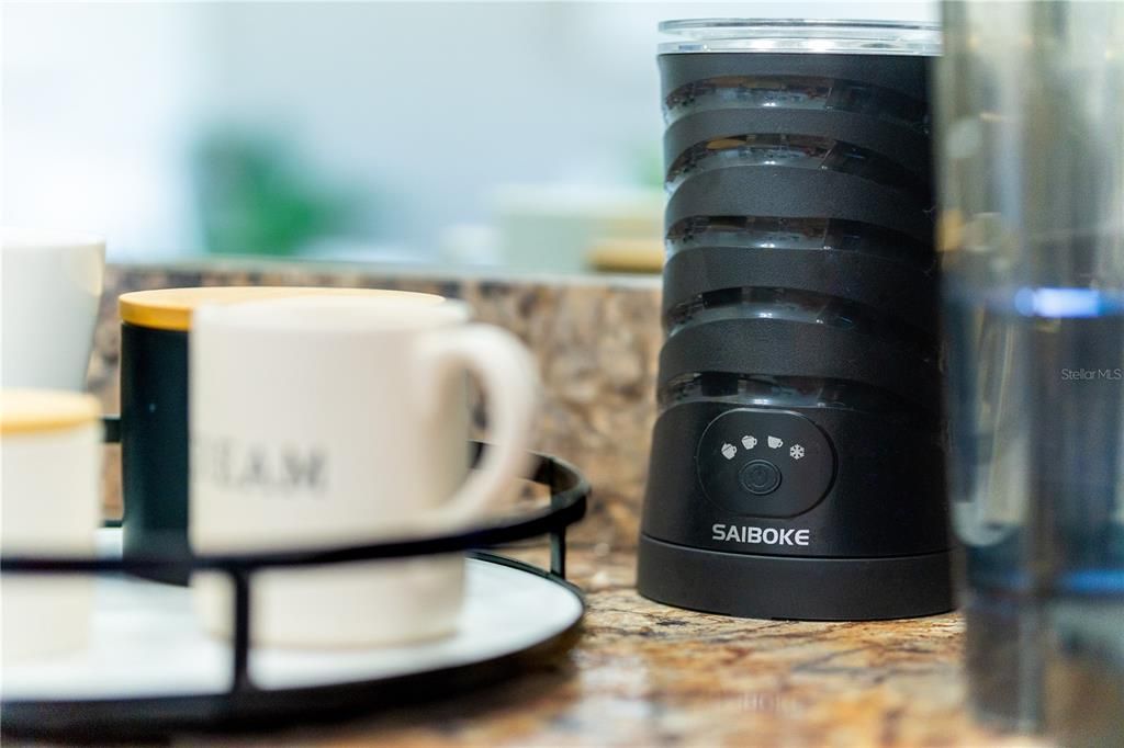 待售: $199,900 (2 贝兹, 2 浴室, 1038 平方英尺)