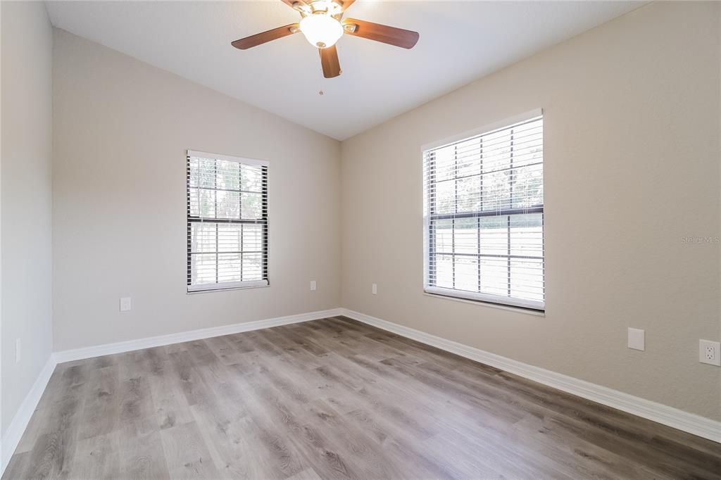 出租: $2,150 (3 贝兹, 2 浴室, 1584 平方英尺)