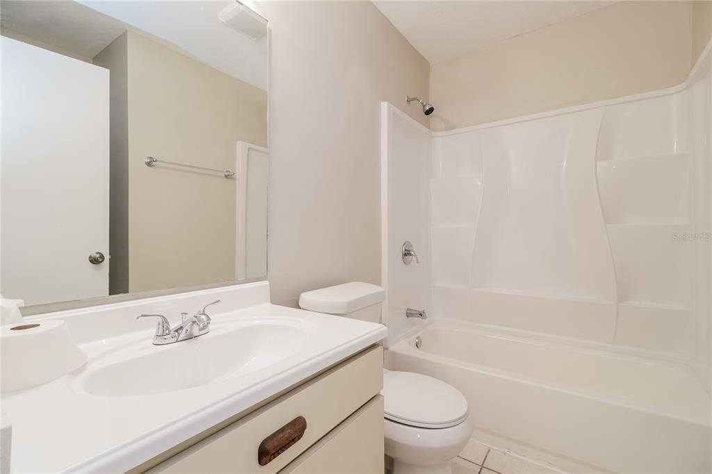 出租: $2,150 (3 贝兹, 2 浴室, 1584 平方英尺)