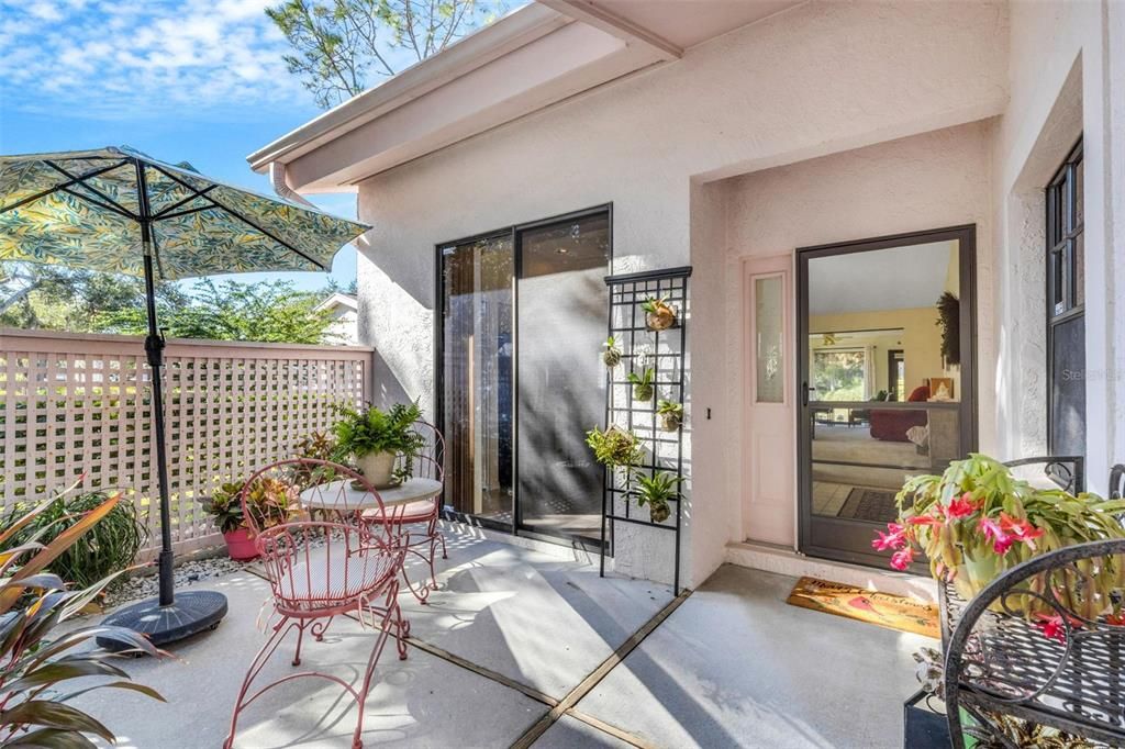 For Sale: $349,000 (2 beds, 2 baths, 1464 Square Feet)