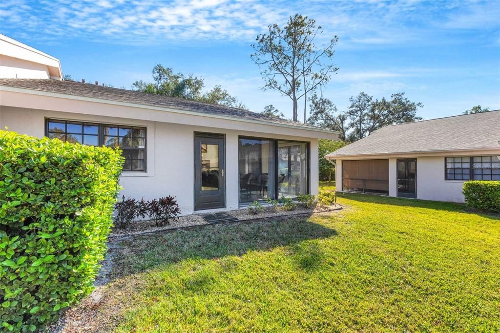 For Sale: $349,000 (2 beds, 2 baths, 1464 Square Feet)