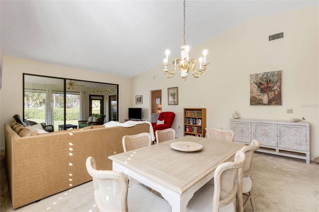 For Sale: $349,000 (2 beds, 2 baths, 1464 Square Feet)