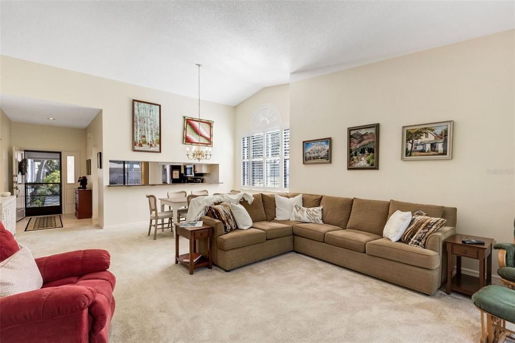 For Sale: $349,000 (2 beds, 2 baths, 1464 Square Feet)