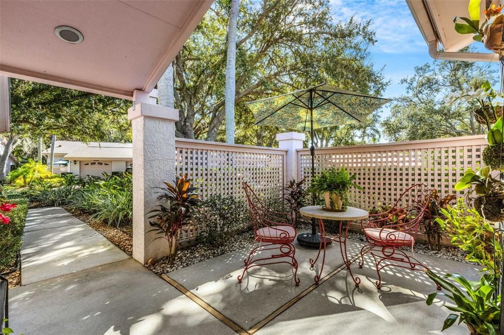 For Sale: $349,000 (2 beds, 2 baths, 1464 Square Feet)