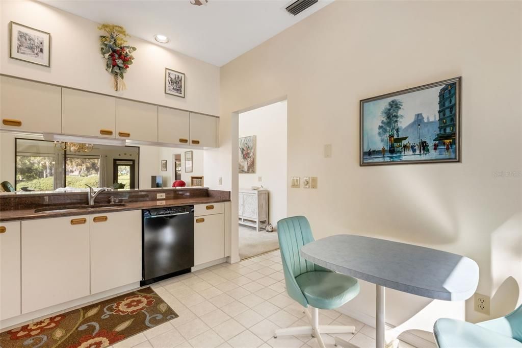 For Sale: $349,000 (2 beds, 2 baths, 1464 Square Feet)