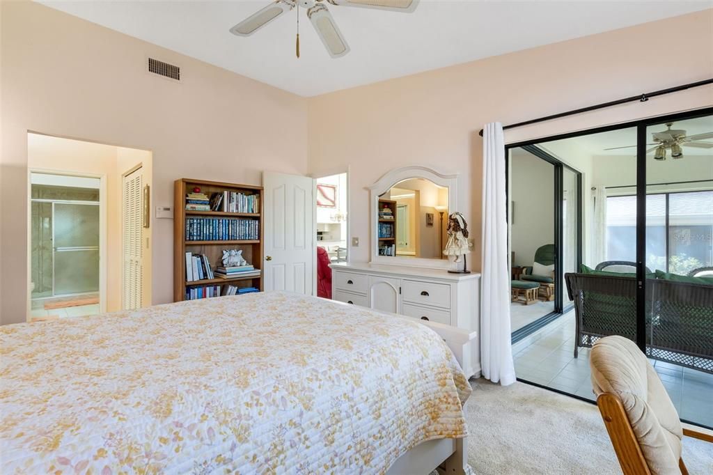 For Sale: $349,000 (2 beds, 2 baths, 1464 Square Feet)