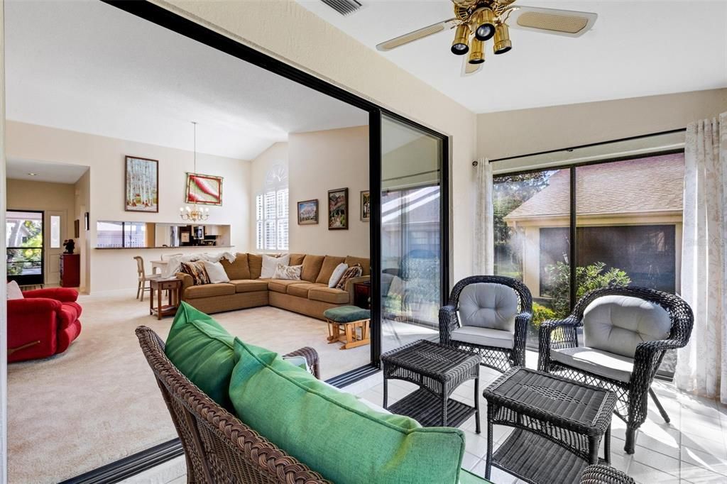 For Sale: $349,000 (2 beds, 2 baths, 1464 Square Feet)