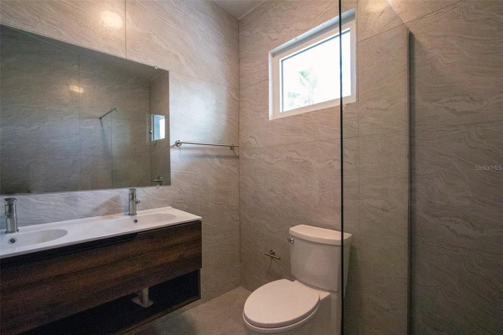 待售: $2,600,000 (6 贝兹, 8 浴室, 3221 平方英尺)