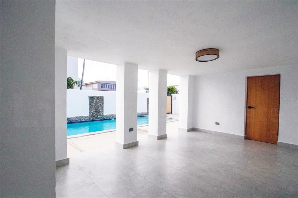 待售: $2,600,000 (6 贝兹, 8 浴室, 3221 平方英尺)