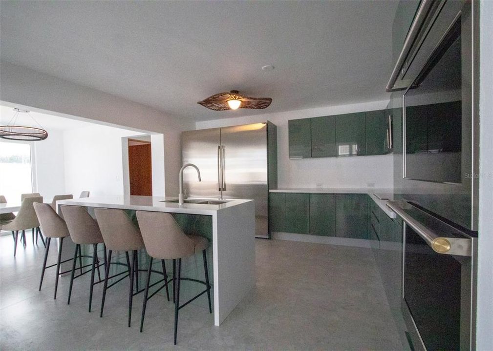 待售: $2,600,000 (6 贝兹, 8 浴室, 3221 平方英尺)