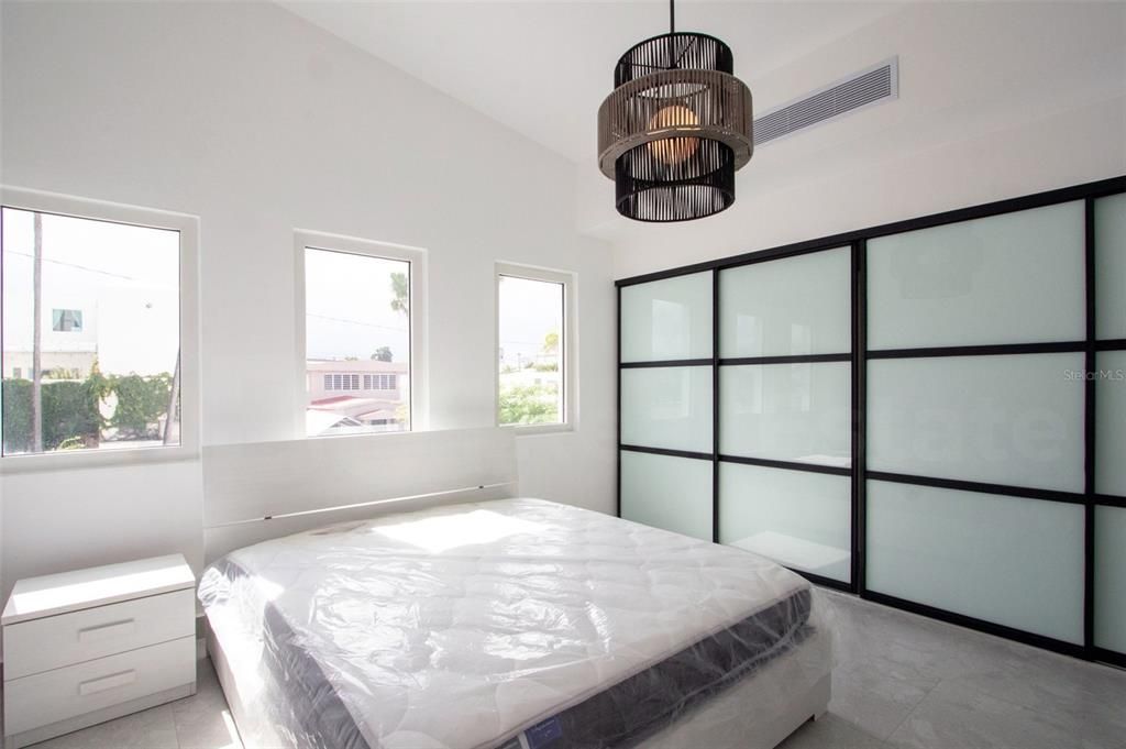 待售: $2,600,000 (6 贝兹, 8 浴室, 3221 平方英尺)