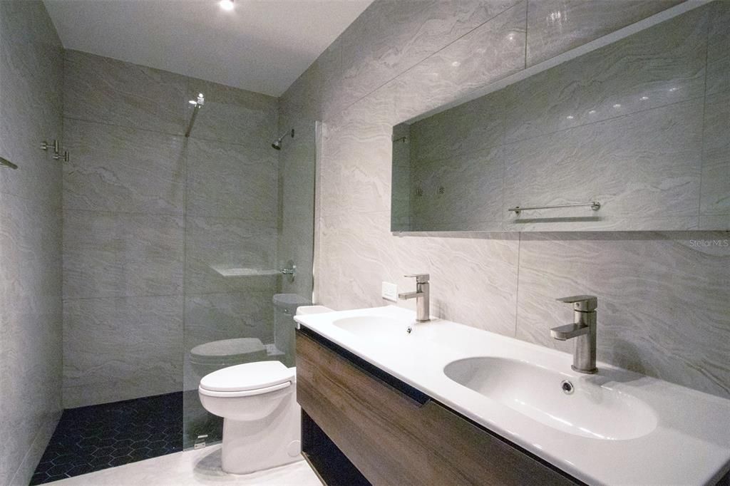 待售: $2,600,000 (6 贝兹, 8 浴室, 3221 平方英尺)