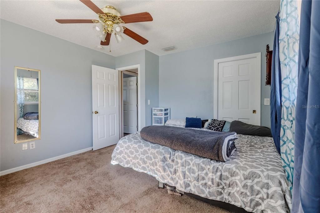 En Venta: $450,000 (4 camas, 2 baños, 2392 Pies cuadrados)