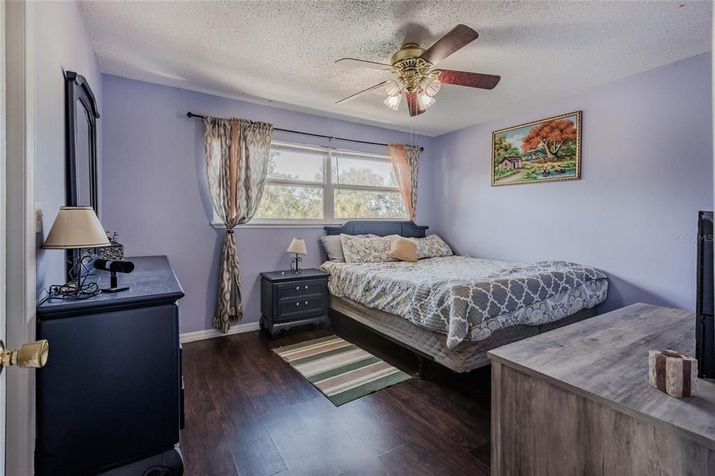 En Venta: $450,000 (4 camas, 2 baños, 2392 Pies cuadrados)