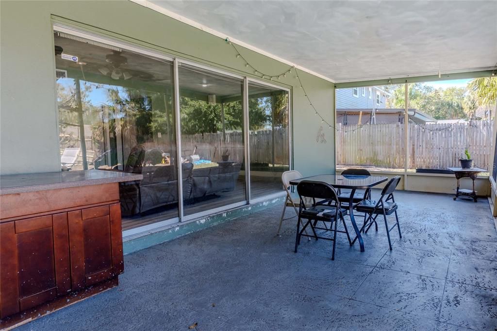 En Venta: $450,000 (4 camas, 2 baños, 2392 Pies cuadrados)