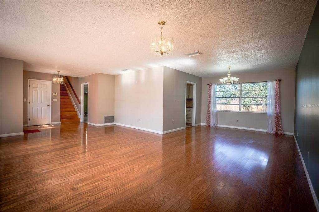 En Venta: $450,000 (4 camas, 2 baños, 2392 Pies cuadrados)