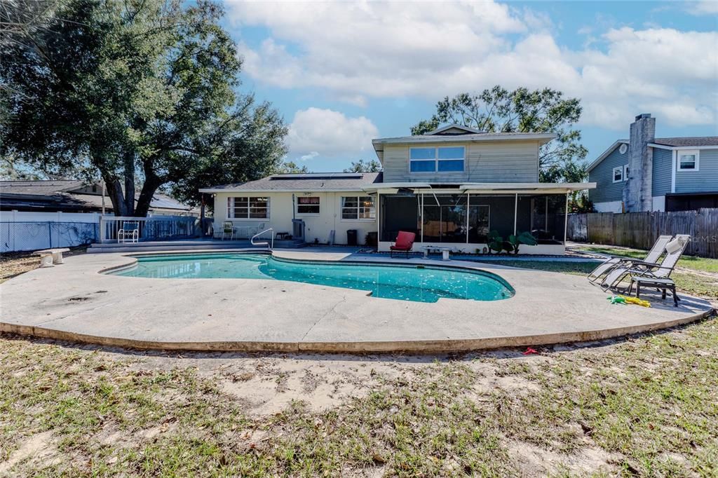 En Venta: $450,000 (4 camas, 2 baños, 2392 Pies cuadrados)