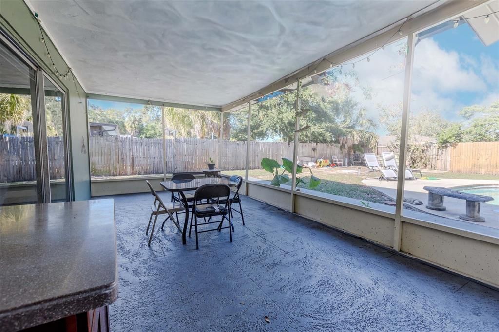 En Venta: $450,000 (4 camas, 2 baños, 2392 Pies cuadrados)