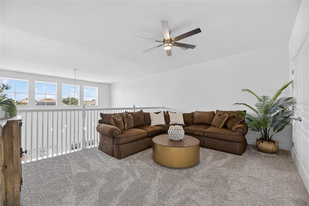 En Venta: $1,225,000 (4 camas, 3 baños, 3463 Pies cuadrados)