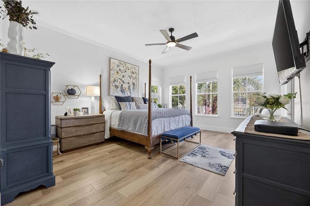 En Venta: $1,225,000 (4 camas, 3 baños, 3463 Pies cuadrados)