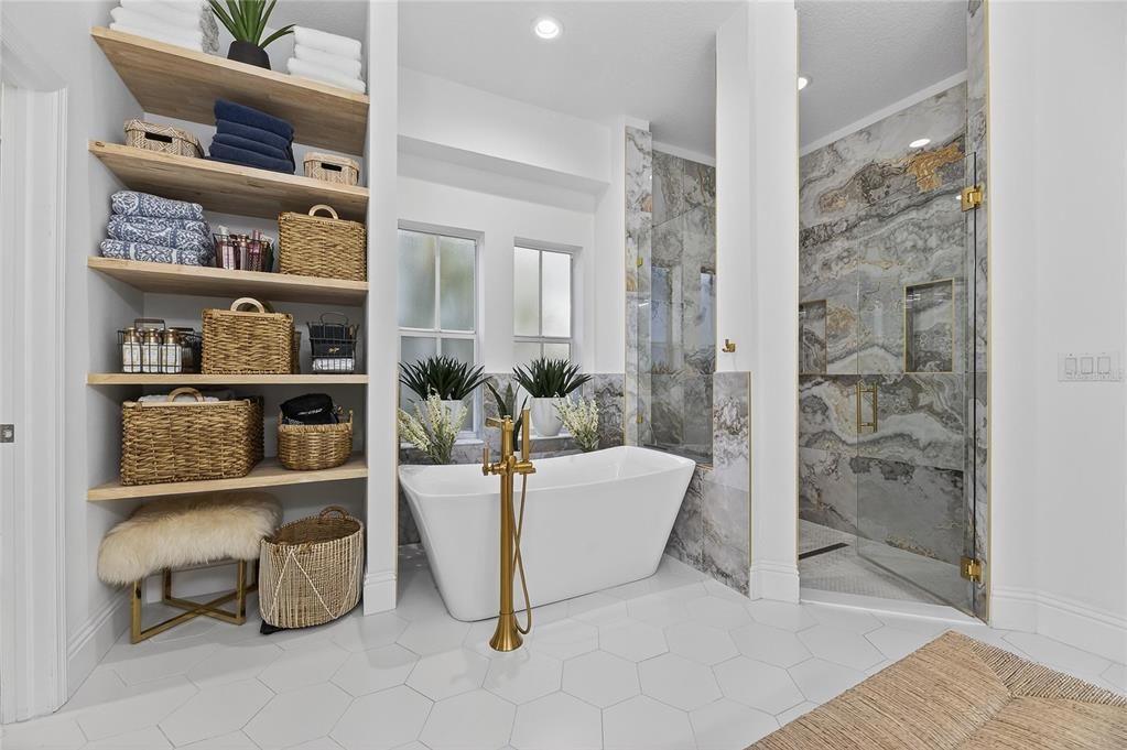 En Venta: $1,225,000 (4 camas, 3 baños, 3463 Pies cuadrados)