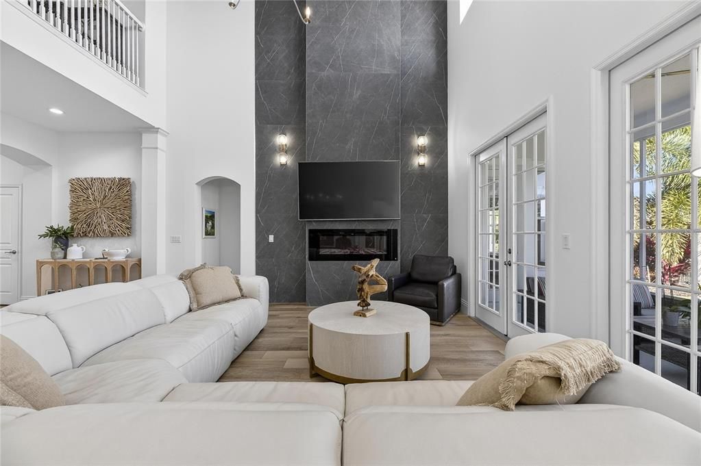 En Venta: $1,225,000 (4 camas, 3 baños, 3463 Pies cuadrados)