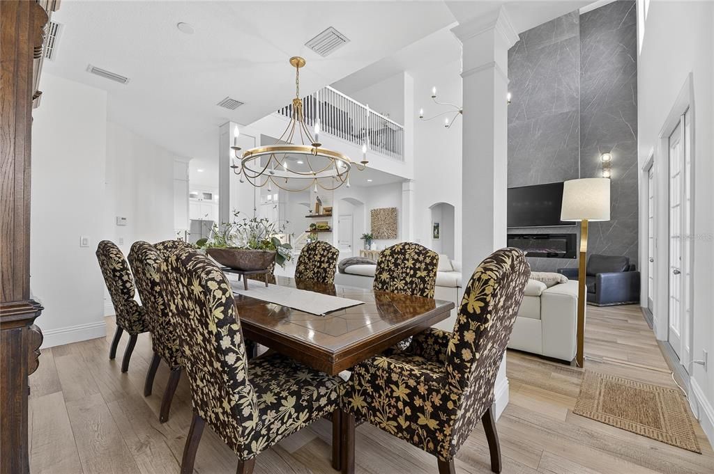 En Venta: $1,225,000 (4 camas, 3 baños, 3463 Pies cuadrados)