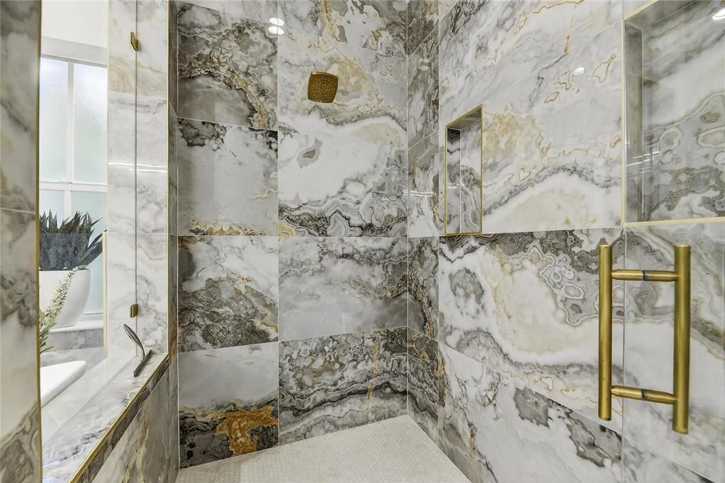 En Venta: $1,225,000 (4 camas, 3 baños, 3463 Pies cuadrados)