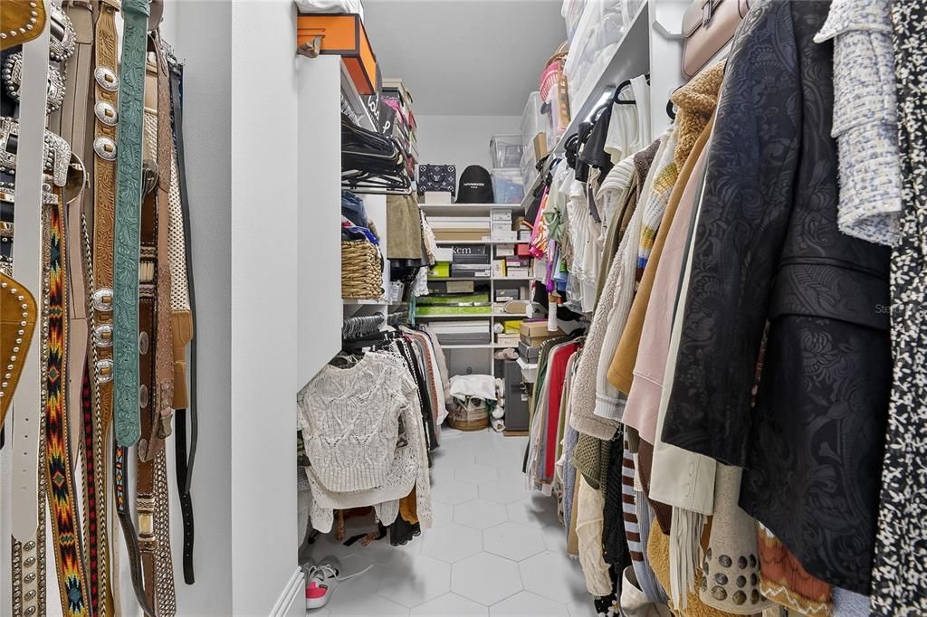 En Venta: $1,225,000 (4 camas, 3 baños, 3463 Pies cuadrados)