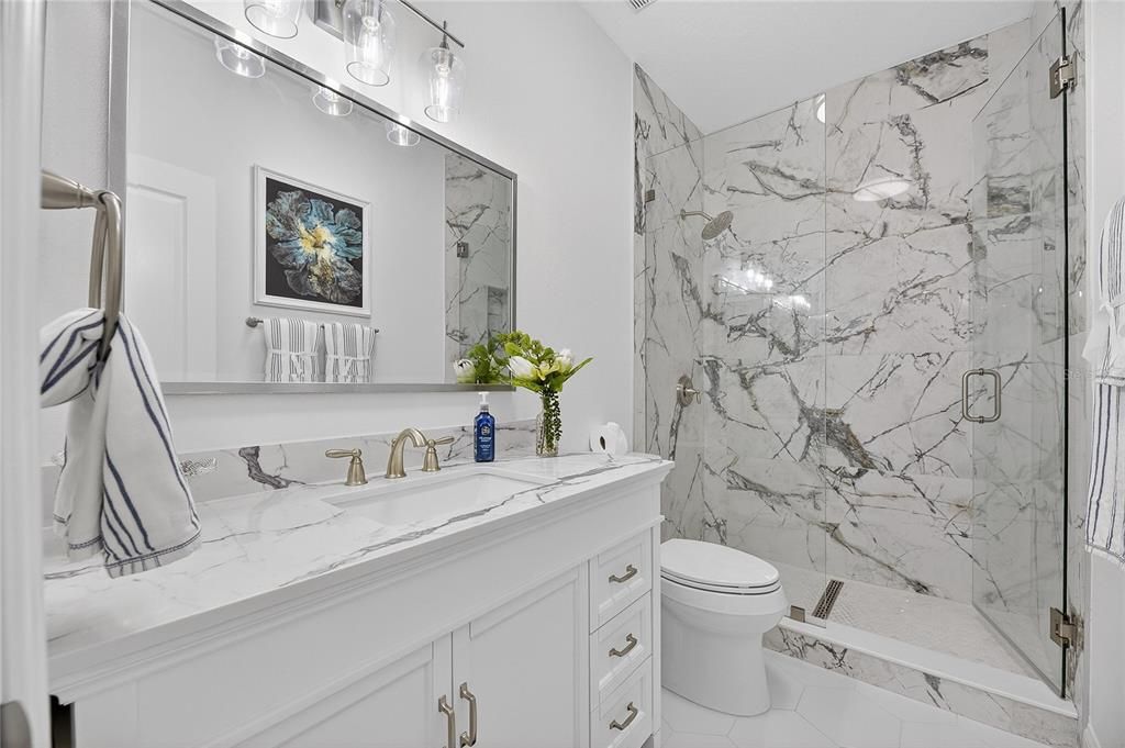 En Venta: $1,225,000 (4 camas, 3 baños, 3463 Pies cuadrados)