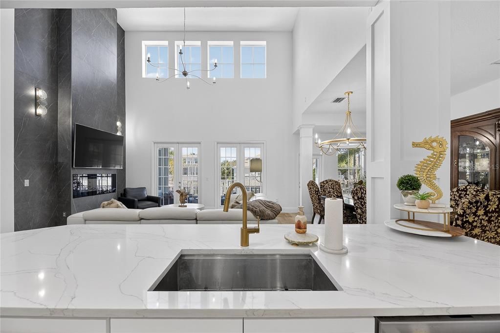 En Venta: $1,225,000 (4 camas, 3 baños, 3463 Pies cuadrados)