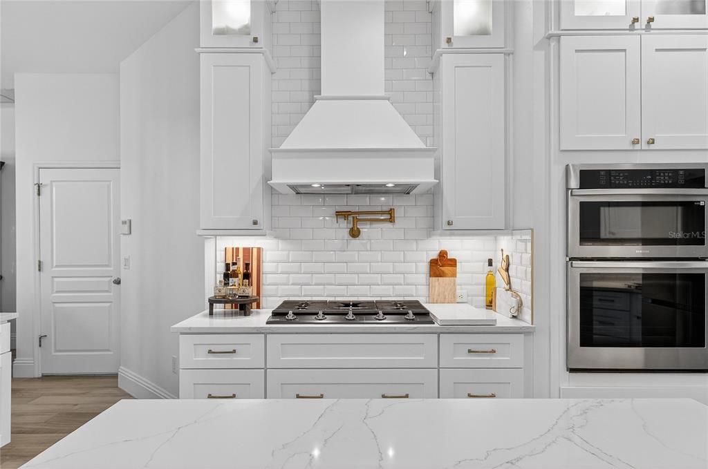 En Venta: $1,225,000 (4 camas, 3 baños, 3463 Pies cuadrados)