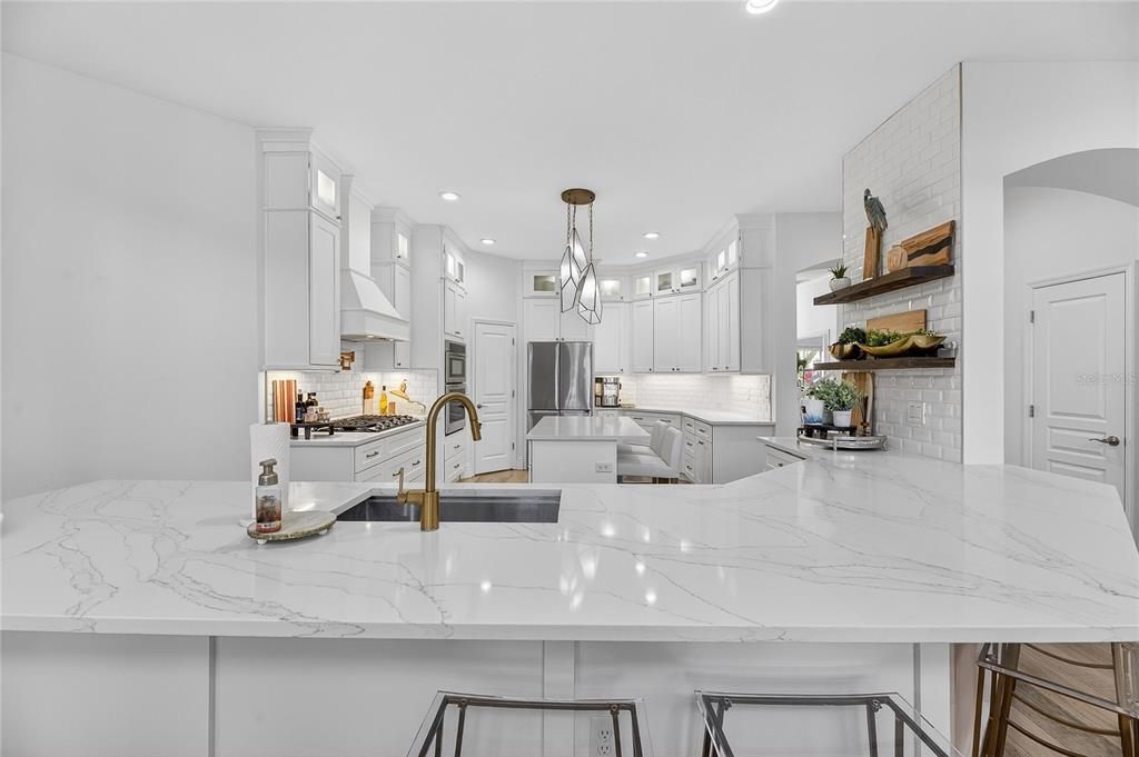 En Venta: $1,225,000 (4 camas, 3 baños, 3463 Pies cuadrados)