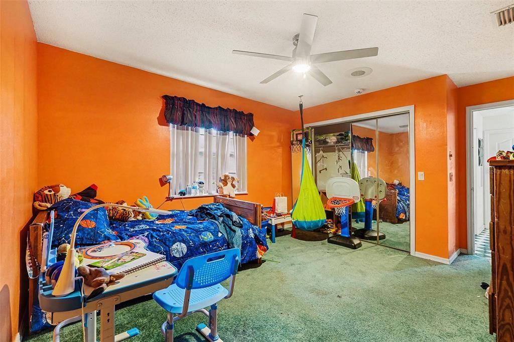 For Sale: $330,000 (3 beds, 2 baths, 2479 Square Feet)