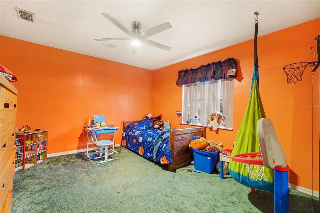 For Sale: $330,000 (3 beds, 2 baths, 2479 Square Feet)