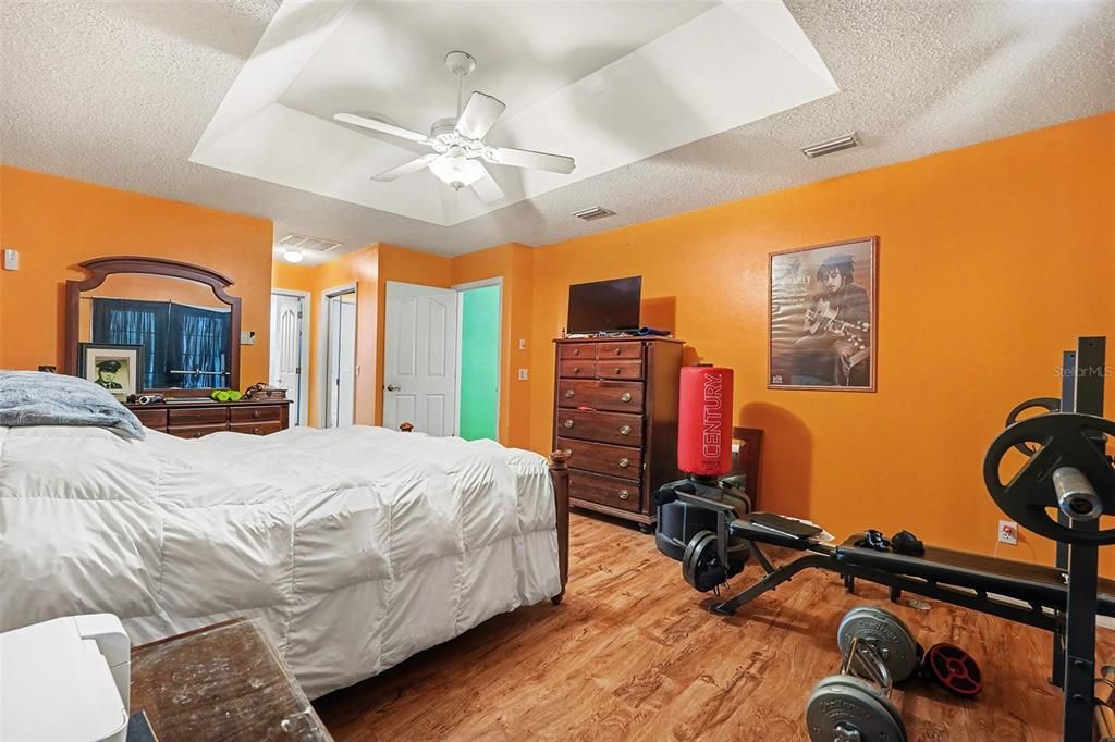 For Sale: $330,000 (3 beds, 2 baths, 2479 Square Feet)