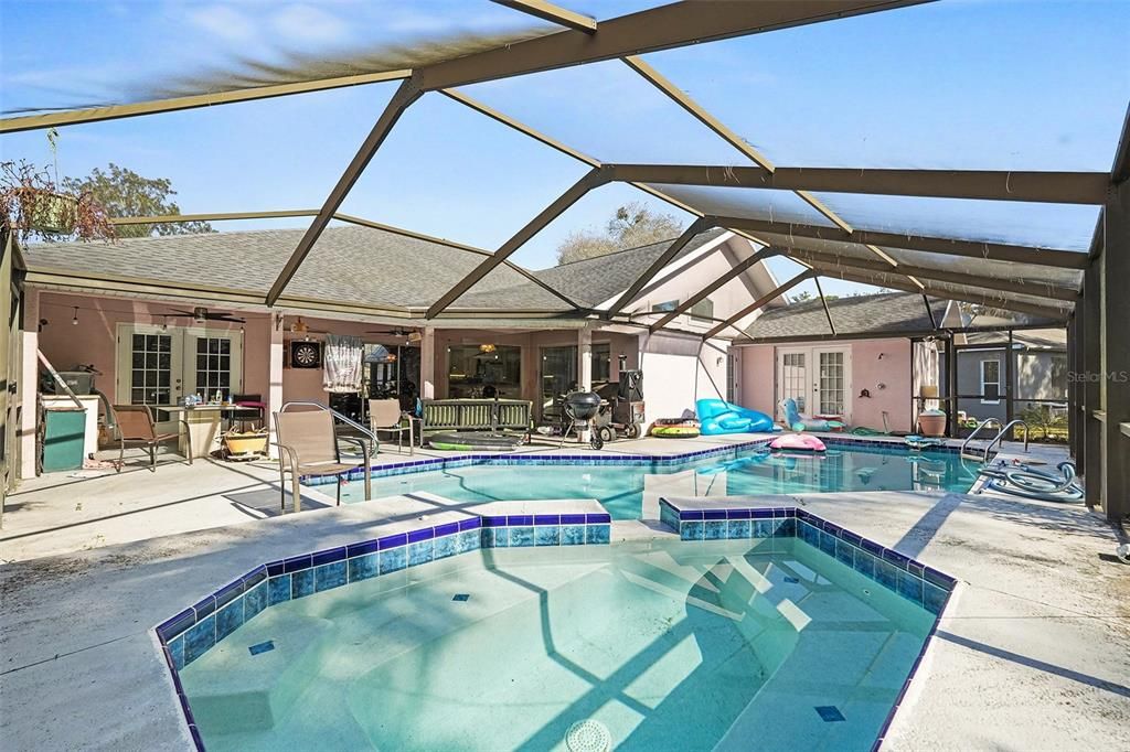 For Sale: $330,000 (3 beds, 2 baths, 2479 Square Feet)