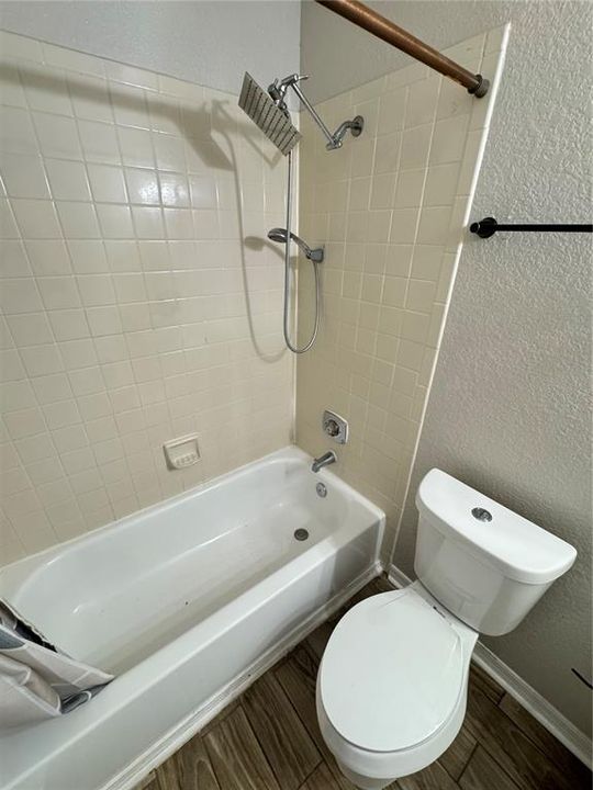 待售: $153,900 (2 贝兹, 2 浴室, 829 平方英尺)