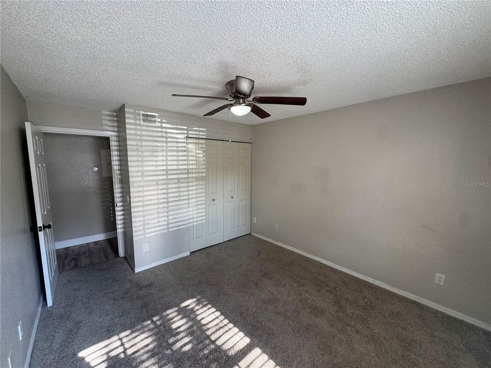 待售: $153,900 (2 贝兹, 2 浴室, 829 平方英尺)