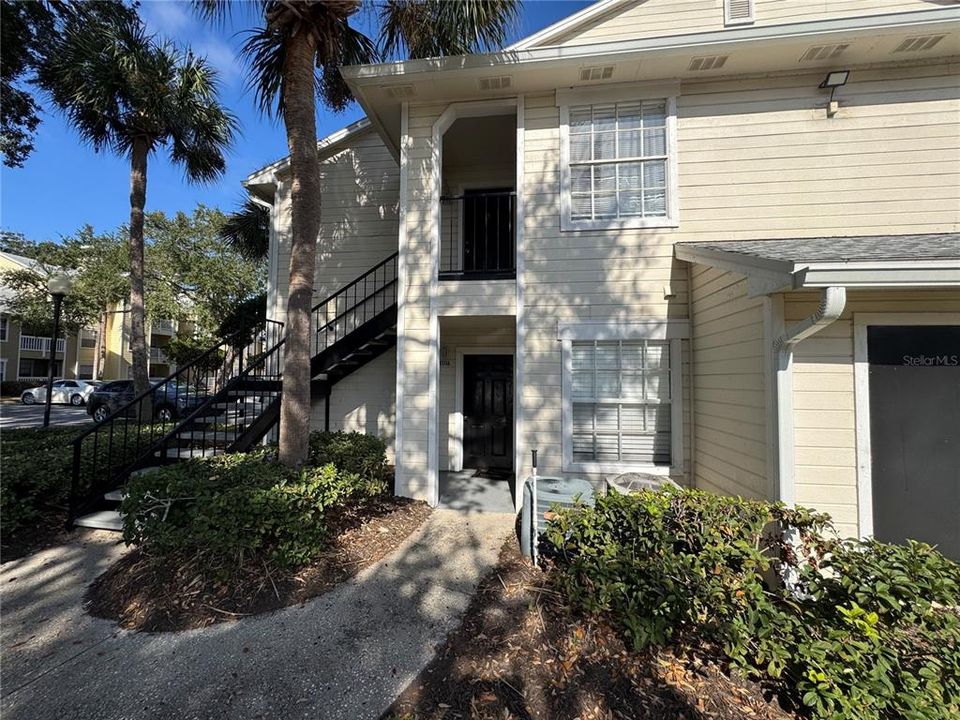 待售: $153,900 (2 贝兹, 2 浴室, 829 平方英尺)